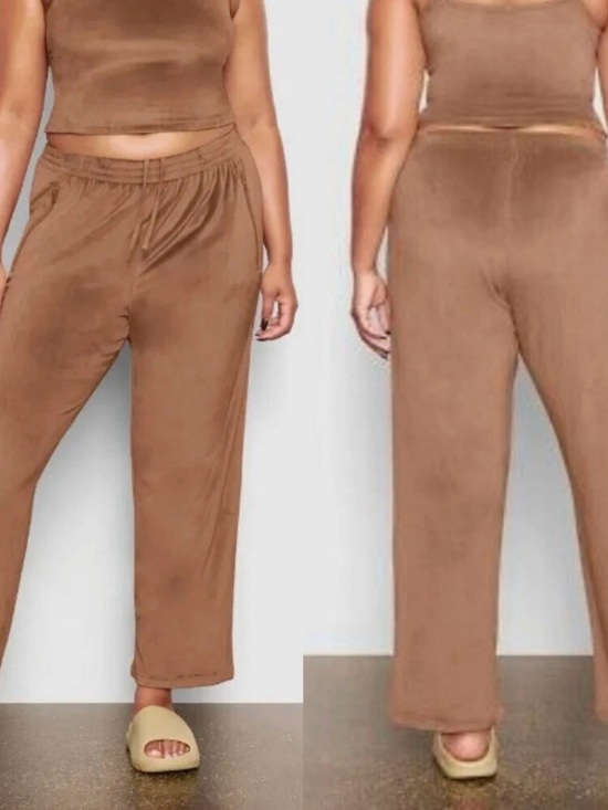 SKIMS Pants - SKIMS Soft Velour Wide-Leg Track Pants in Taupe Brown
